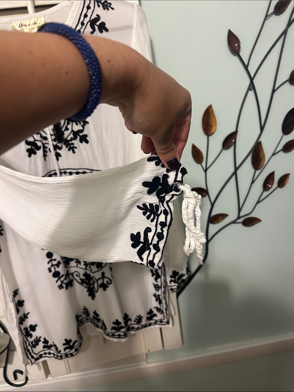Embroidered White Tunic Top with Black Motif - Picture 4 of 6
